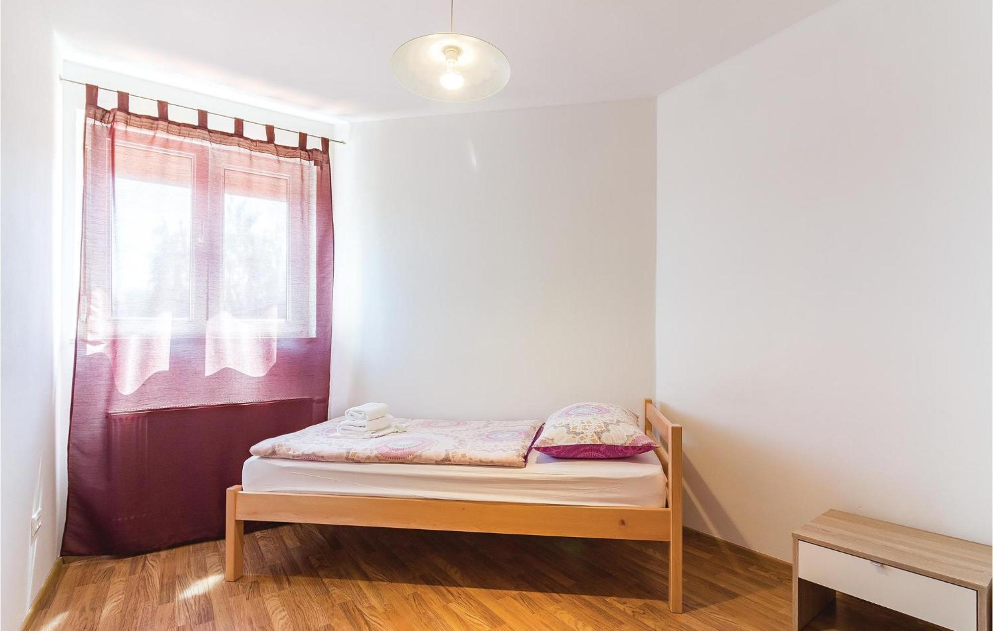 8 Bedroom Awesome Home In Pula Exteriér fotografie