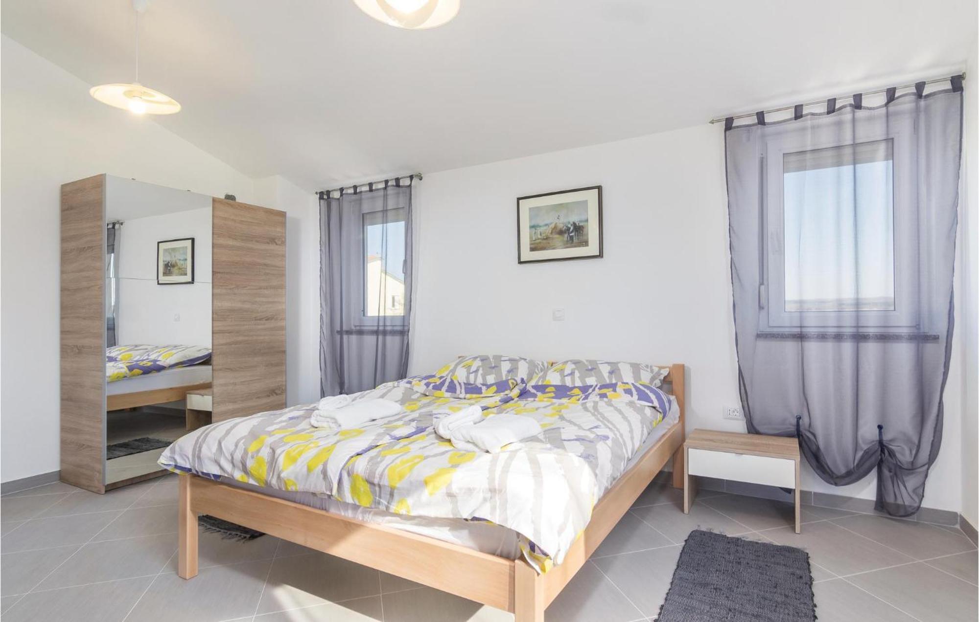 8 Bedroom Awesome Home In Pula Exteriér fotografie